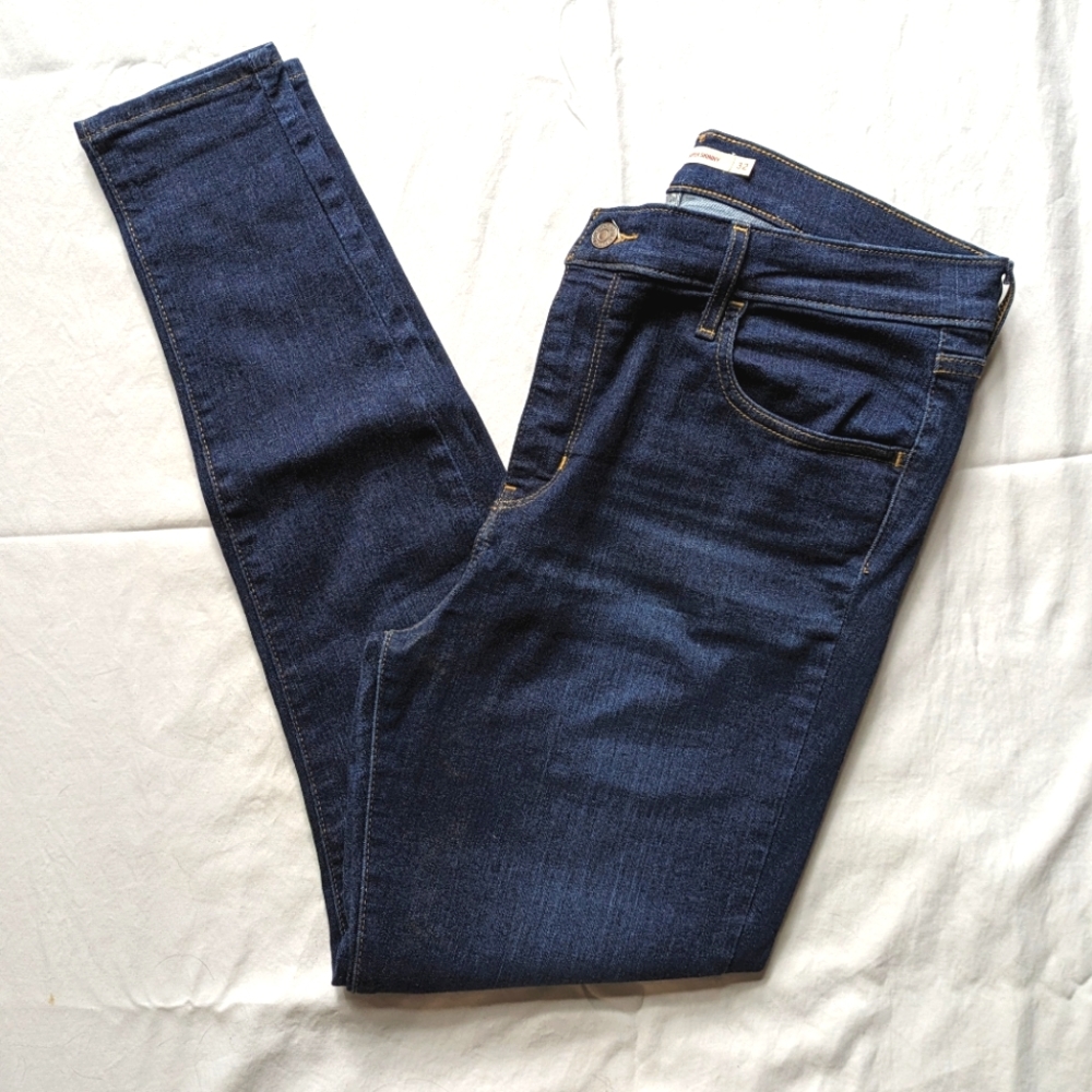 Levi's 720 high rise super skinny jeans - size 32
